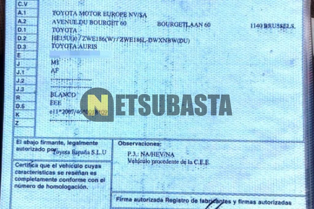 Toyota Auris Touring Sport 1.8 140H e-CVT 2015