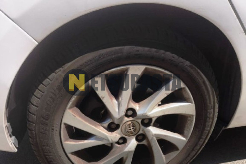 Toyota Auris Touring Sports 140H e-CVT 2015