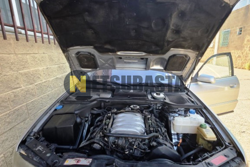 Audi A8 3.7 quattro tiptronic 5 vel. 1999
