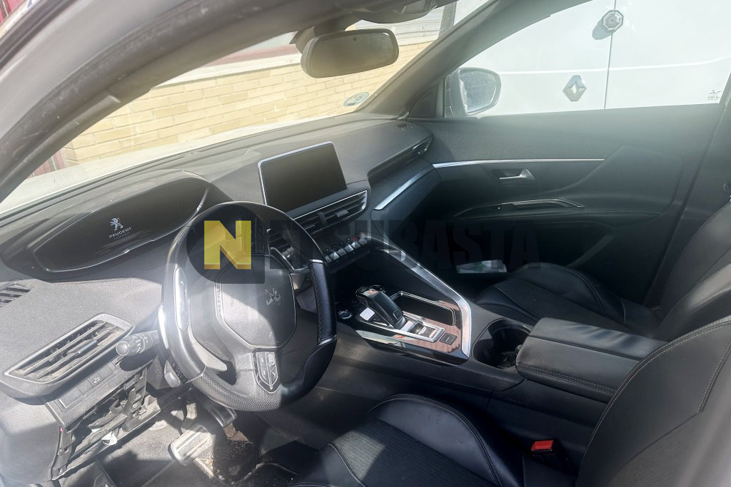 Peugeot 5008 1.6 THP EAT6 2017