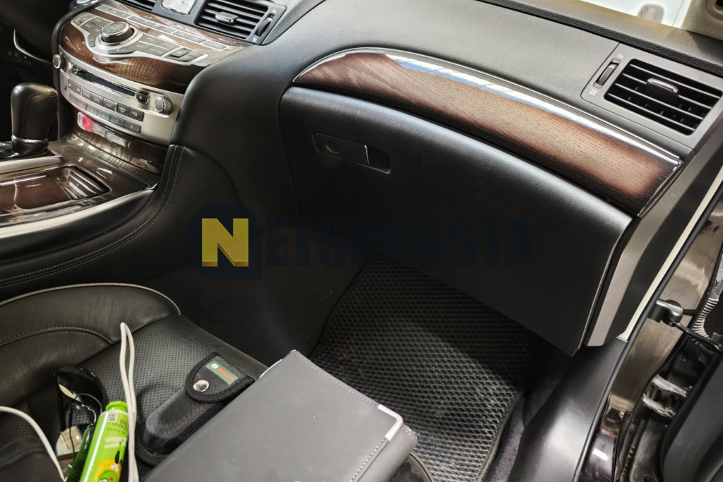 Infiniti M35h 2011