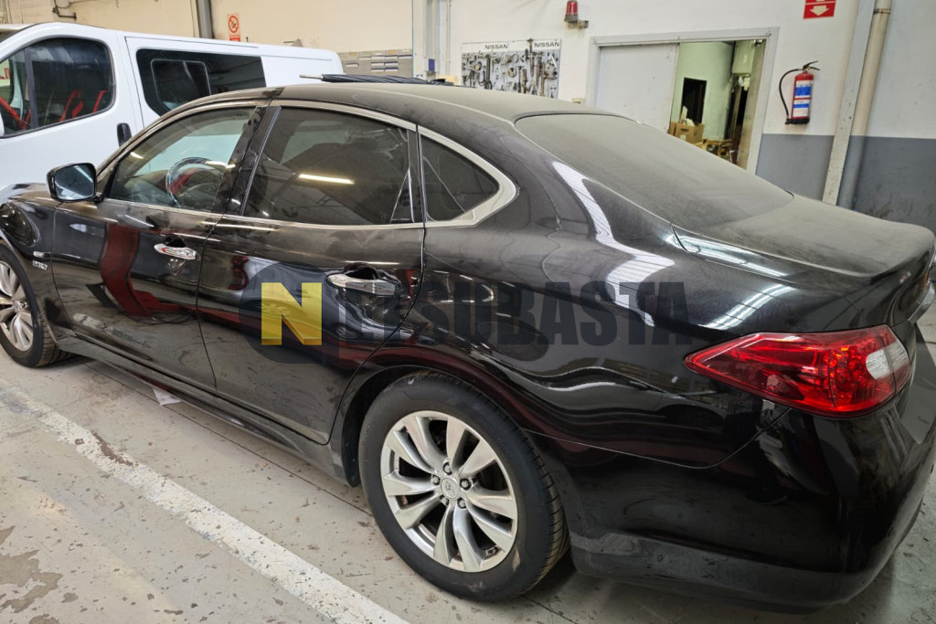 Infiniti M35h 2011