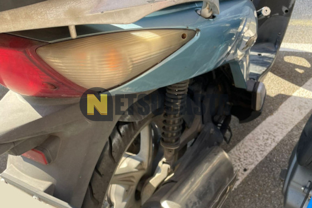 Honda SCOOPY SH125 2006