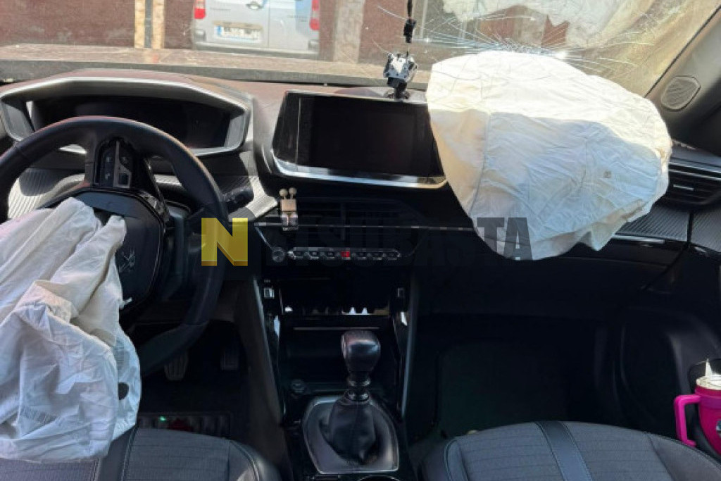 Peugeot 2008 1.2 PureTech 2023