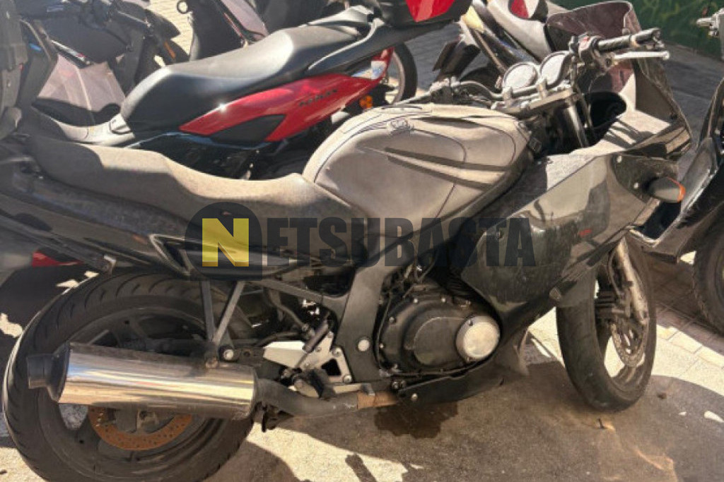 Suzuki GS 500F 2004