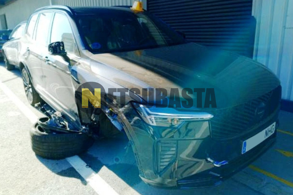 Volvo XC90 2.0 T8 AWD 2025