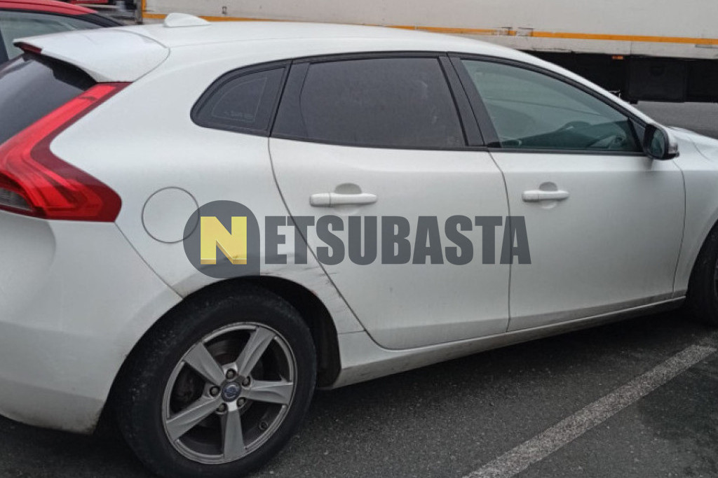 Volvo V40 D2 2014