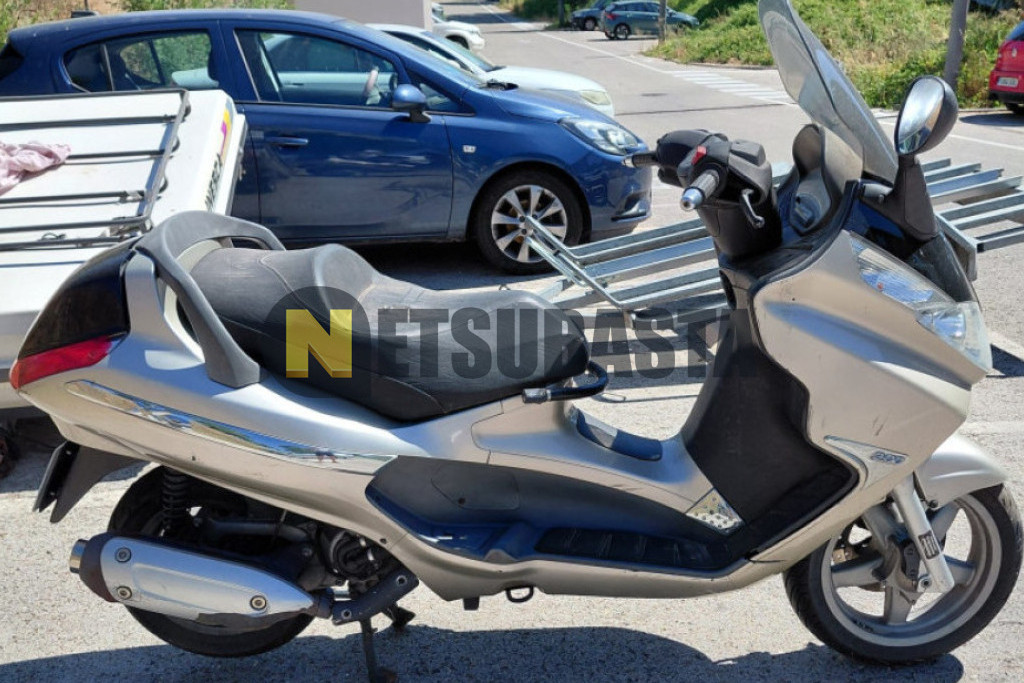 Piaggio X8 200 2004