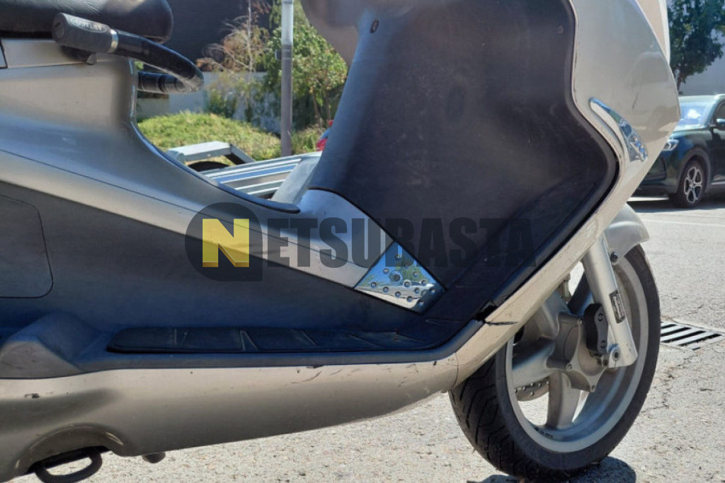 Piaggio X8 200 2004