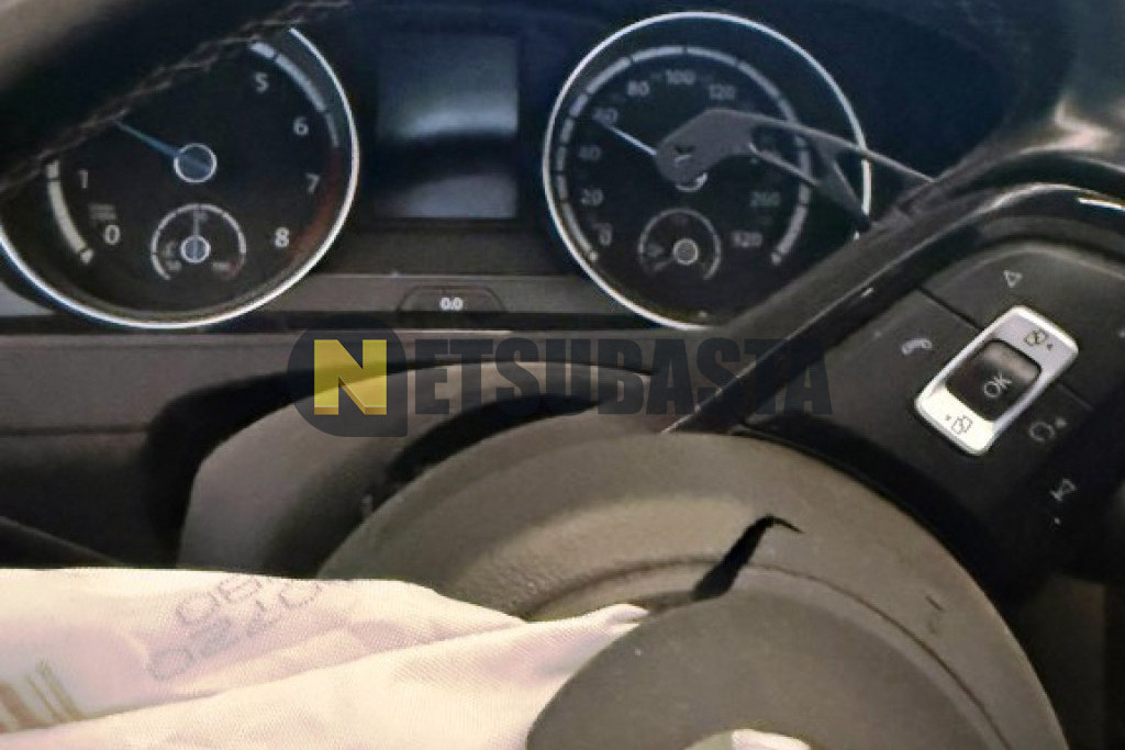 Volkswagen Golf R 2.0 TSI BMT DSG 6 vel. 2016