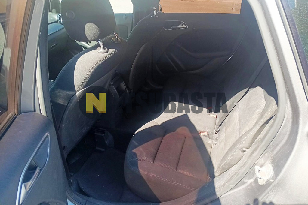 Mercedes-Benz B 180 CDI BlueEFFICIENCY 2012