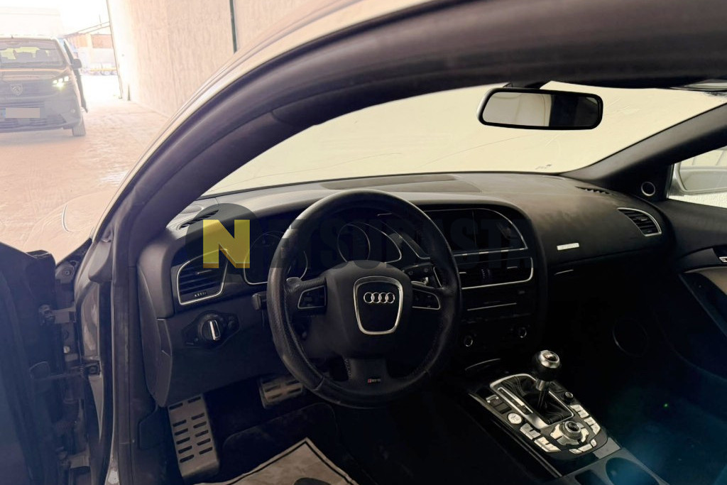 Audi RS 5 Coupe 4.2 FSI quattro S Tronic 2011