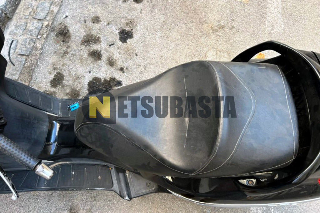 Piaggio X8 125 2004