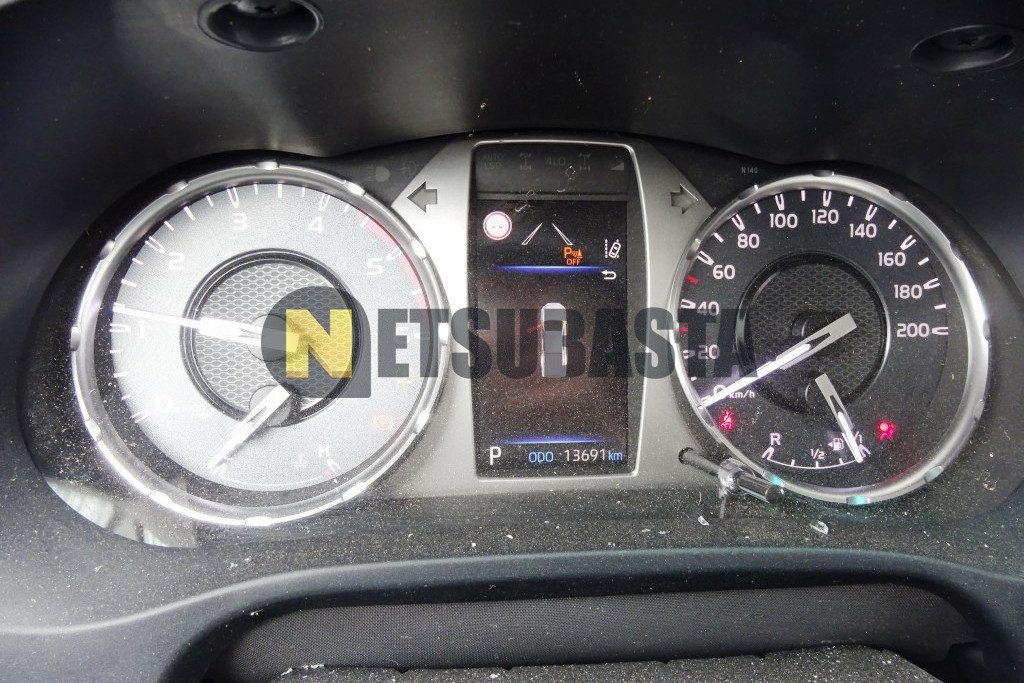 Toyota Hilux Doble Cabina VXL 2.8D AT 2025