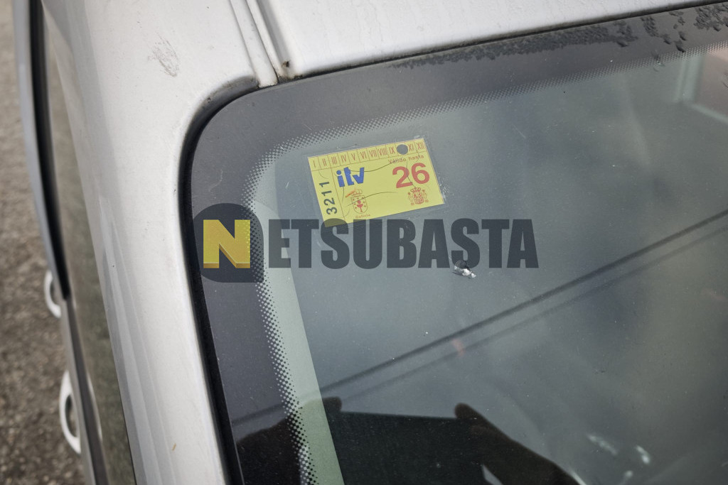Volkswagen Caddy 1.6 TDI DSG 2011