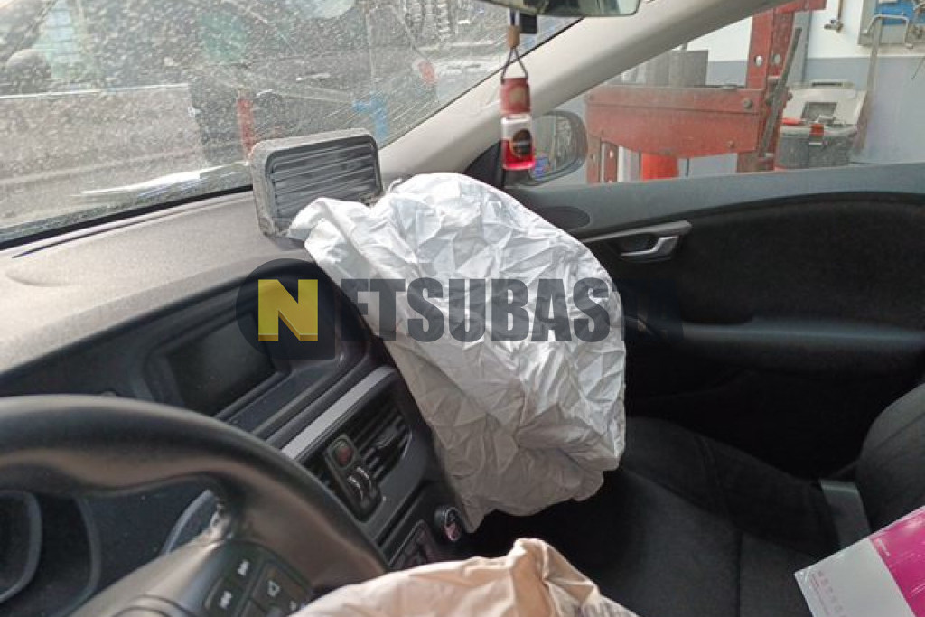 Volvo V40 D2 2013