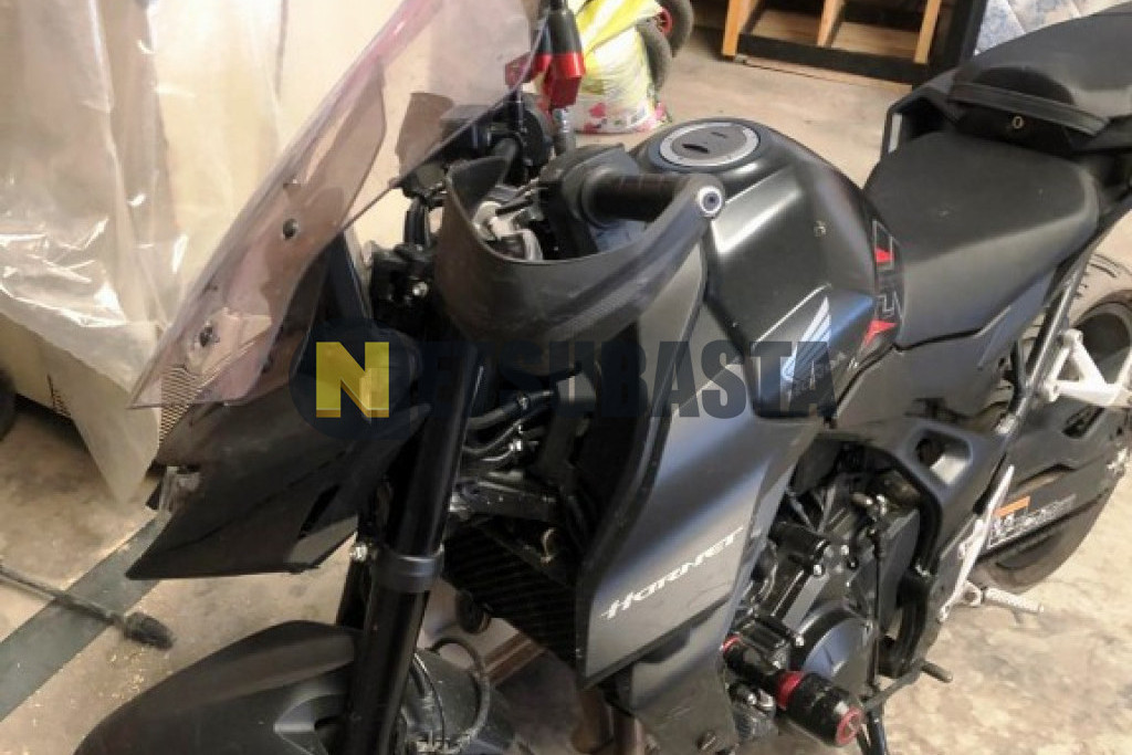 Honda CB 750 Hornet 2025
