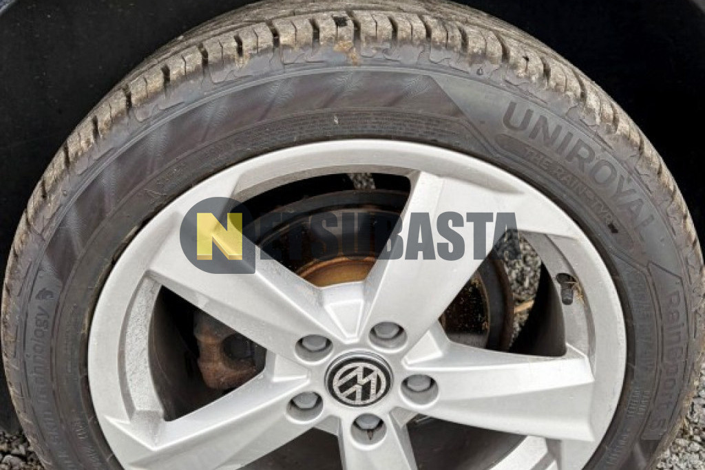 Volkswagen Touran 1.4 TSI DSG 7 vel. 2009