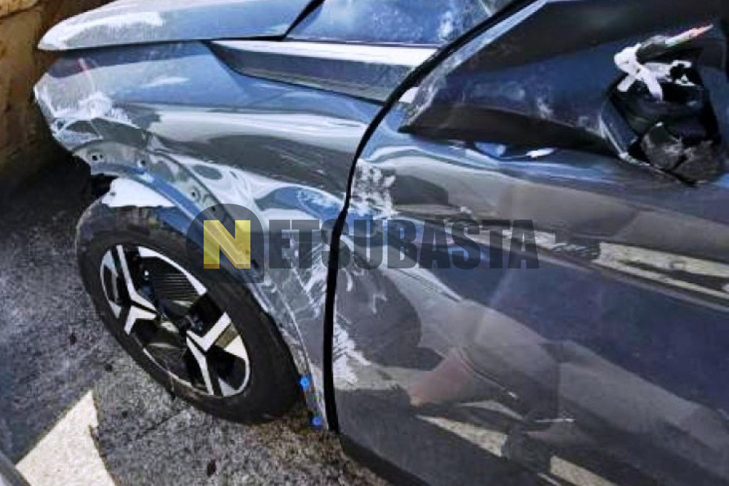 Peugeot 2008 Hybrid 145 e-DCS6 2026
