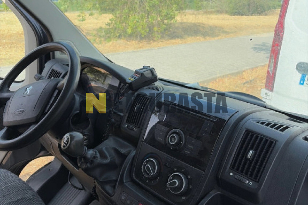 Peugeot Boxer Furgón 2.2 HDi 2013