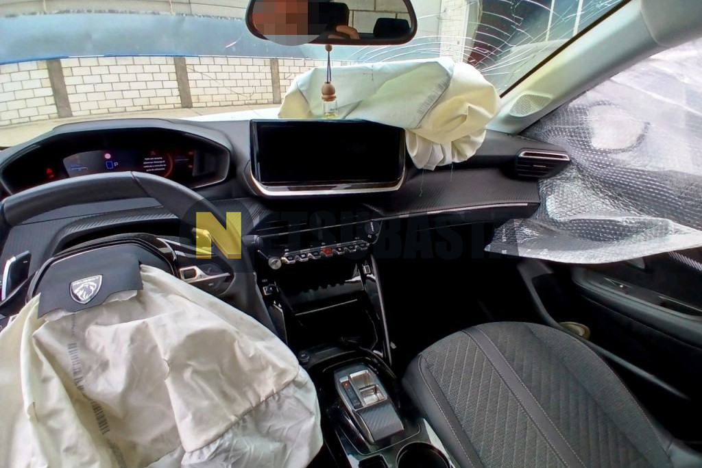 Peugeot 208 Hybrid 100 e-DCS6 2024