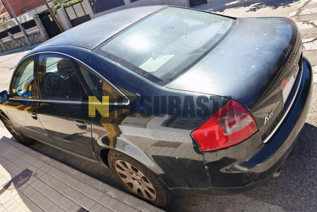 Audi A6 2.4 quattro 2001