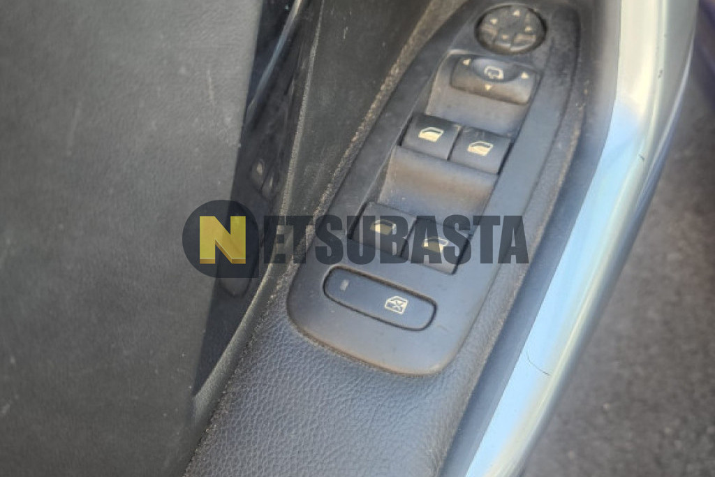 Peugeot 208 1.6 VTi 2012