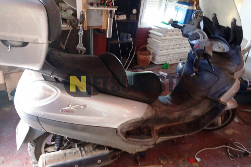 Piaggio X9 500 2004