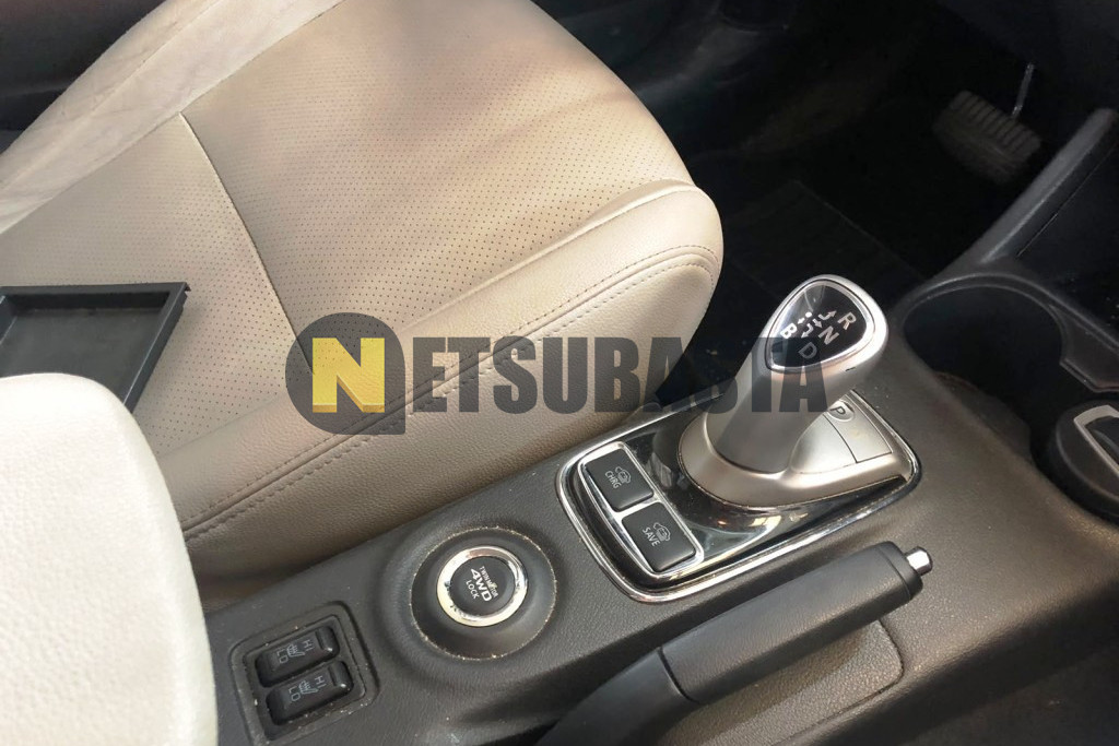 Mitsubishi Outlander PHEV 4WD 2015