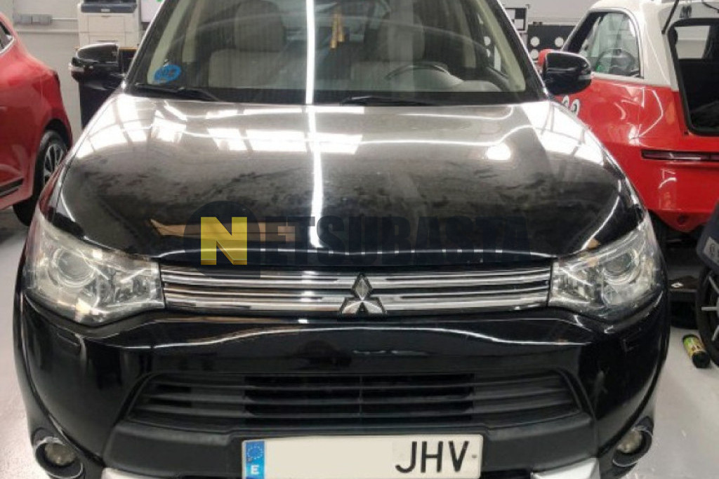 Mitsubishi Outlander PHEV 4WD 2015