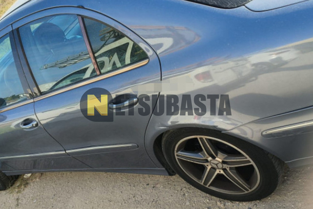 Mercedes-Benz E320 2003