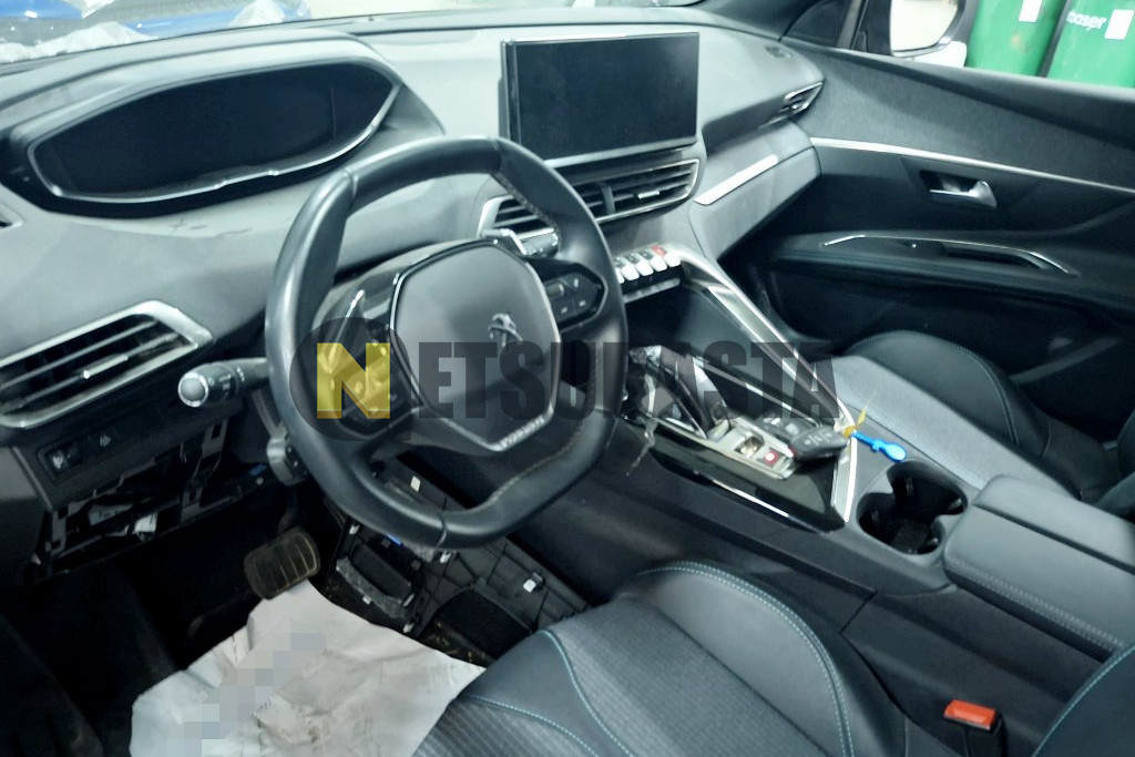 Peugeot 3008 1.5 BlueHDi EAT8 2023