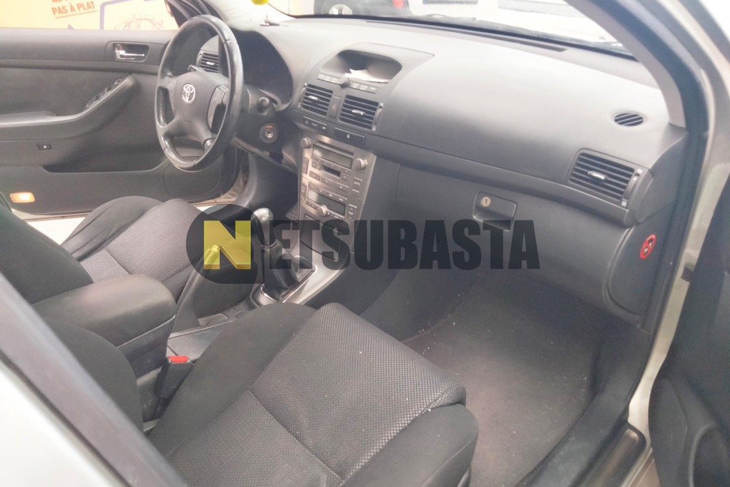 Toyota Avensis 2.0 VVT-i 2004
