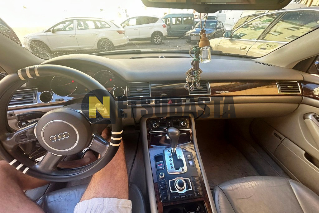 Audi A8 4.2 quattro tiptronic 6 vel. 2002
