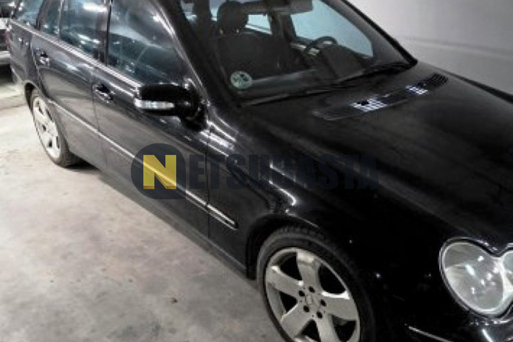 Mercedes-Benz C 220 CDI Familiar Aut. 2004