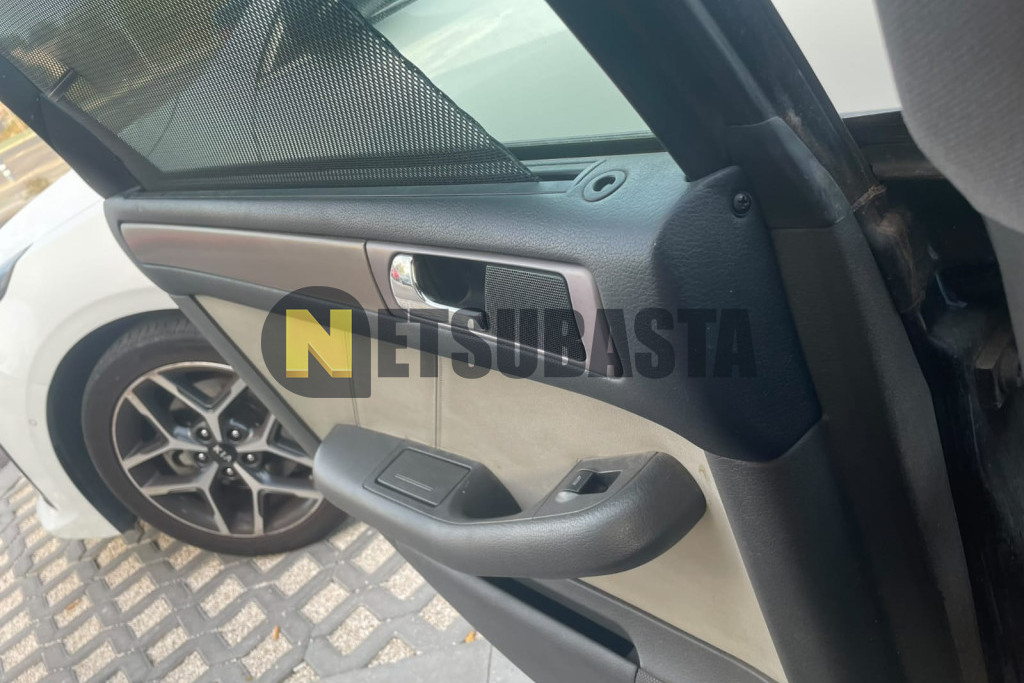 Audi A6 2.4 Triptonic 5 Vel. 2000