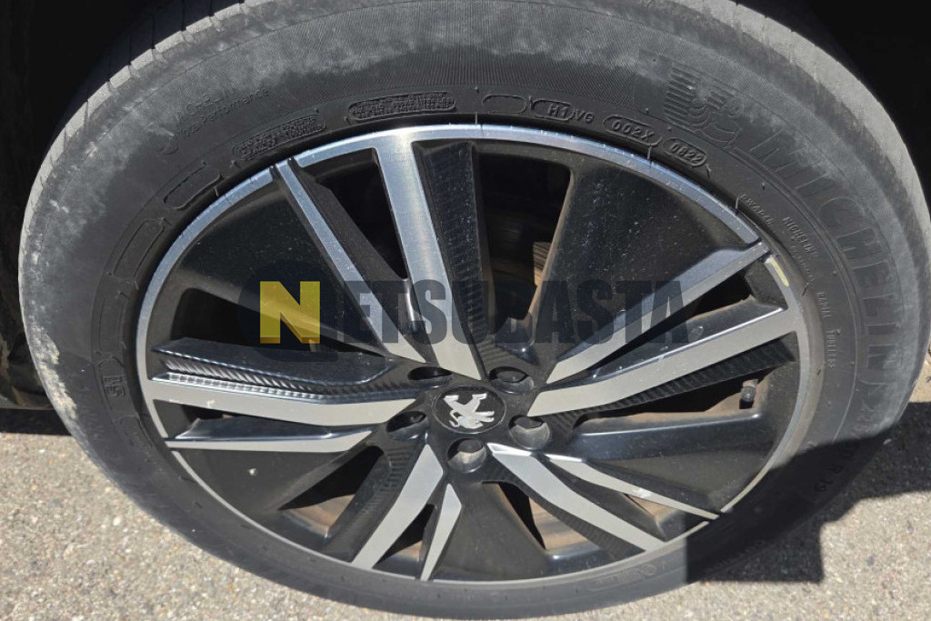 Peugeot 3008 Hybrid 300 e-EAT8 2022