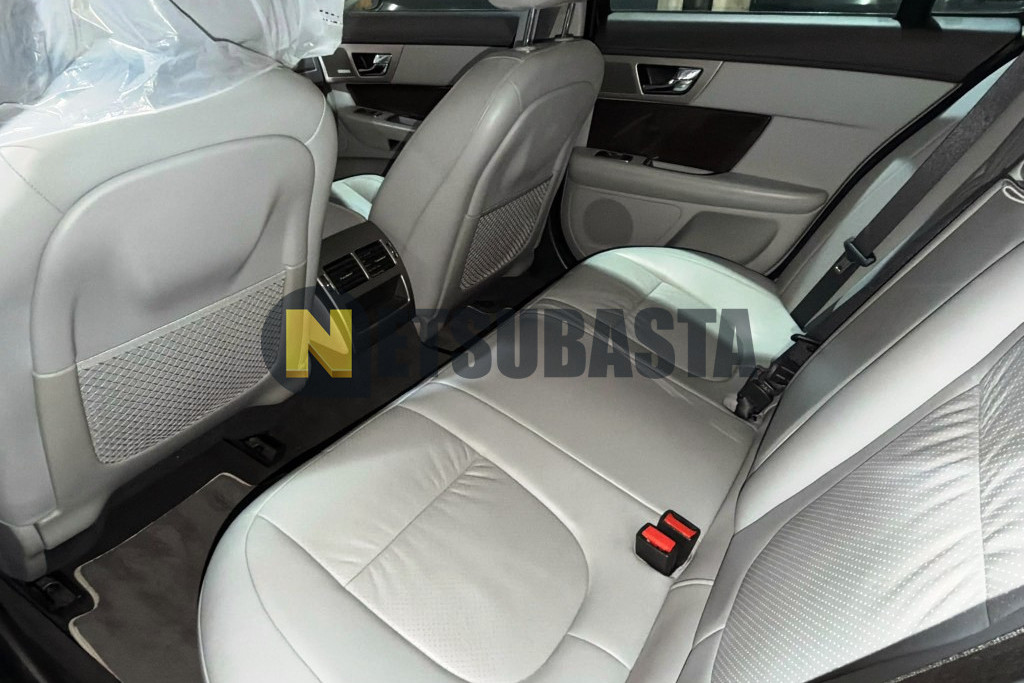 Jaguar XF 2.7D V6 2008